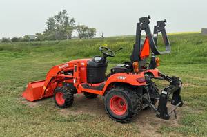 Tracteur à roues Kubota BX2360 4x4, état neuf, 40HP, 70HP, 30HP, 90HP, 100HP, moteur 4x4, pompe, boîte de vitesses, mini-tracteur à vendre - Product Image 4