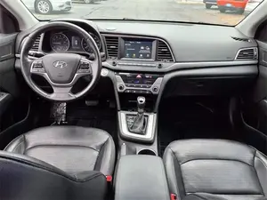 Hyundai Elantra Limited Sedan 2017, conduite à gauche, sièges en cuir, transmission automatique, toit ouvrant panoramique - Product Image 2