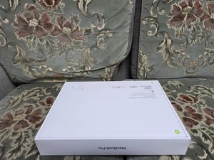 Apple MacBook Pro 14 M5 Max 18 32c 36GB RAM 2TB SSD Negro Espacial - Product Image 4