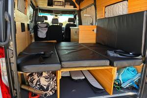 Fourgonnette Mercedes-Benz Sprinter 2500 Apex Van Designs 2020 d'occasion haut de gamme, conversion en camping-car, environ 13 600 milles, moteur V6 turbodiesel - Product Image 5