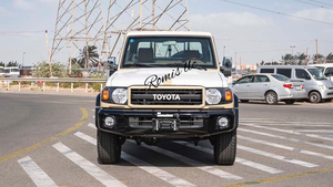 รถมือสอง Toyota Land Cruiser 79 Pickup 5 ประตู 5 ที่นั่ง SUV 8 สูบ 4.5L ดีเซล เกียร์ธรรมดา พวงมาลัยซ้าย เบาะผ้าสีเข้ม ปี 2020 จากเจ้าของคนแรก - Product Image 2
