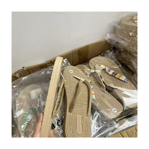 Chanclas Hechas a Mano con Suela Tejida y Correa de Tela para Uso Relajante en Interiores, Spa o Hotel - Product Image 6