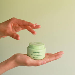 K-Beauty WELLOGY Crème hydratante pour le visage à l'avocat vert infusée de vitamines Crème régénératrice à la niacinamide qui renforce la barrière de la peau - Product Image 2