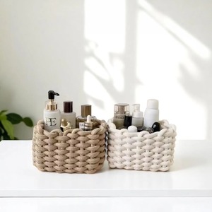 Ensemble de 2 paniers de rangement pour les produits de soin de la peau, le maquillage et l'organisation de la coiffeuse, organisateur élégant pour la vanité à domicile en provenance d'Inde - Product Image 3