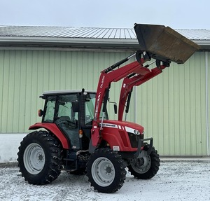 Tracteur agricole à roues Massey Ferguson 4608 d'occasion de 2013, 80 CV avec pompe moteur, roulement et boîte de vitesses - Product Image 1