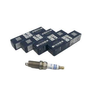 Pour bougie d'allumage <span class=keywords><strong>Bosch</strong></span> 0242240637 Platinum pour Porsche nouvel état - Product Image 2