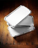 Contenedores rectangulares de papel de aluminio, perfectos para llevar comida y almacenar.