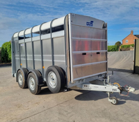 Semi-remorque durable en aluminium résistante de transport d'animaux d'utilisation de ferme de remorque de transport de bétail et de bétail avec la ventilation latérale