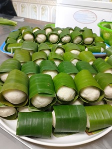 Gâteau vietnamien authentique au manioc | Fournisseur de collations tropicales traditionnelles - Product Image 3