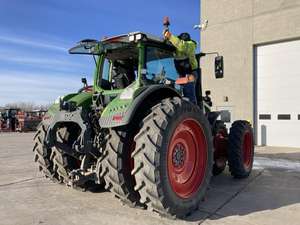 รถแทรคเตอร์ Vario 942MT 2023 Fendt-แรงม้าการติดตามประสิทธิภาพสูงสำหรับการทำฟาร์มสมัยใหม่ - Product Image 2