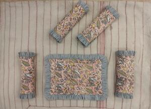 Napperons de table matelassés en coton imprimé de blocs de main colorés avec volant, napperons à volants en coton imprimé floral coloré pour la décoration - Product Image 5