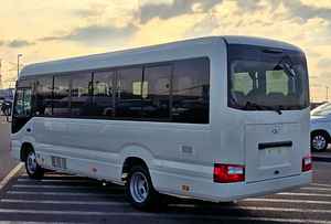 NOUVEAU 2026 TOYOTA COASTER 0 KM 8+ PLACES 6 CYLINDRES 199 CV TRANSMISSION MANUELLE - Product Image 4