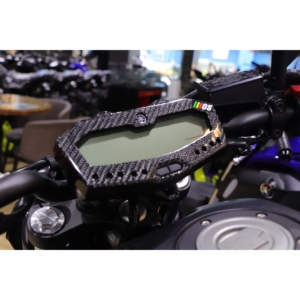 Cache compteur de vitesse en fibre de carbone MOS pour Yamaha MT-07 / FZ-07 (2013-2020) - Product Image 3