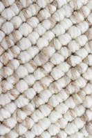 Vente en gros de laine de Nouvelle-Zélande 100% naturelle de qualité supérieure, crème beige moderne, tissage bouclé artisanal, texture douce et luxueuse