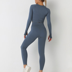 Débardeur de yoga court sublimé avec leggings solides à pieds de compression, ensembles de yoga parfaits ensembles de vêtements de sport à manches longues couleur grise - Product Image 2