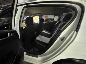 Dongfeng <span class=keywords><strong>Peugeot</strong></span> 308, voiture 5 places, transmission <span class=keywords><strong>automatique</strong></span>, <span class=keywords><strong>essence</strong></span>, avec toit ouvrant panoramique, d'<span class=keywords><strong>occasion</strong></span> - Product Image 5