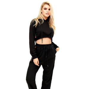 Oferta Caliente: Conjunto Deportivo de Mujer de Algodón 100% con Forro Polar, Top Corto Liso Lavado de Secado Rápido y Pantalones Jogger para Invierno - Product Image 3