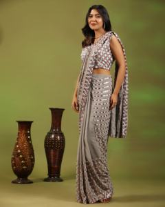 Pure Georgette Listo Para Usar Sari Con Lentejuelas Multi Trabajo A Precio Al Por Mayor Por Fabricante Indio - Product Image 4