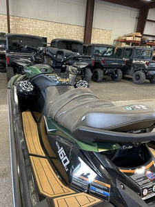 Nuevo Jet Ski Kawasaki Ultra 160LX 2025, Motor de 2 Tiempos, 4 Cilindros, 1800cc, 3 Asientos, 226-300HP, Aluminio - Product Image 2