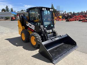 2025 JCB 215 Skid Steer Puissance compacte avec polyvalence maximale - Product Image 6