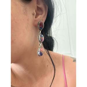 Boucles d'oreilles pendantes Freda Martinez en argent sterling et turquoise Mohave - Product Image 2