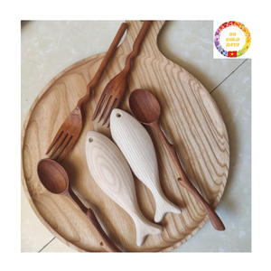 Estatuilla de peces de madera hecha a mano Vietnam artesanía rústica decoración del hogar perfecta para tiendas de regalos coleccionistas y resorts - Product Image 2