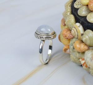 Anillo de Plata de Ley 925 con Piedra Preciosa de Diseño, Anillo de Piedra Lunar Arcoíris en Oferta, Joyería Hecha a Mano con Corte Ovalado, Regalo de Cumpleaños para Fiesta de Bodas - Product Image 2