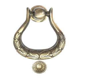 Escultura Tradicional de Ganesh en Latón Pulido, Timbre de Puerta Resistente con Tornillo, Decoración Ornamental de Entrada en Metal Fundido Pesado Disponible - Product Image 3