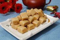 Prix compétitif Sur Le Marché Du Vietnam Bonbons Molles Naturels À La Noix De Coco-Bonbons Cube De Coco Avec Diverses Saveurs Comme Feuille De Pandan, Cacahuète