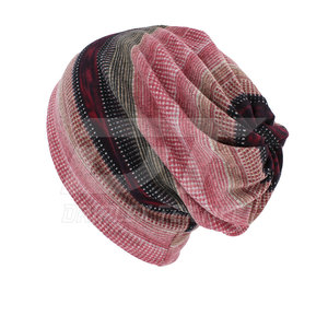 Nouveau design personnalisé de chapeaux de bonnet/bonnet en coton riche 100% chapeaux de bonnet en jacquard doux quotidiens en laine - Product Image 3
