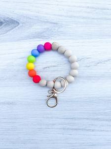 Porte-clés fait main avec perles en bois et anneau en acier inoxydable | Porte-clés coloré en perles de bois et acier inoxydable | VRNQ - Product Image 2