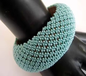 Brazaletes gruesos con cuentas de cristal multicolor de diseñador, brazalete con cuentas de última moda para mujeres y niñas - Product Image 3