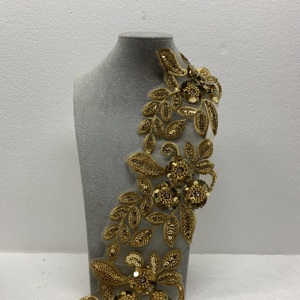Nouvelle <span class=keywords><strong>Applique</strong></span> de paillettes de perles de <span class=keywords><strong>tube</strong></span> en forme de feuille de code à barres brodé d'or - Product Image 1