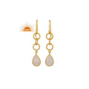 Boucles d'oreilles en argent plaqué or faites à la main Fournisseur de bijoux en pierre de lune arc-en-ciel - Product Image 3