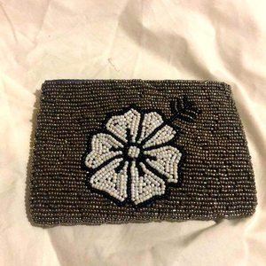 Petit sac à monnaie brodé à glissière avec perles Sac à monnaie brodé de perles de haute qualité avec impression personnalisée - Product Image 3