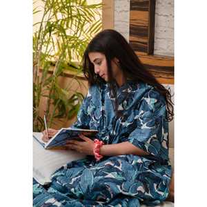 Túnica de Playa de Algodón Azul con Estampado de Palmeras, Estilo Kaftan, Corte Holgado para una Divertida Vacaciones en la Playa - Product Image 2