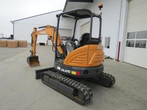 Buena excavadora usada 2022 Case CX37C - Product Image 3