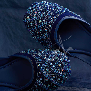 Zapatos de Ballet Azul Rey Bordados a Mano de Primera Calidad, Zapatos de Terciopelo con Suela Antideslizante, Impermeables y Ligeros de Pakistán - Product Image 3