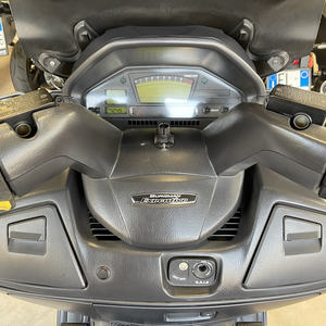 Scooter à essence Suzuki Burgman 650 - Product Image 2