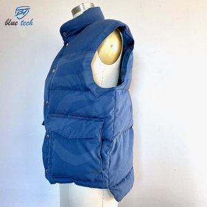 Hommes en plein air décontracté fermeture éclair léger OEM logo personnalisé à la mode bouffant gilet vêtements d'hiver veste sans manches - Product Image 2