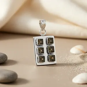 Colgante de Plata 925 con Cuarzo Ahumado para Mujer, Joyería Artesanal de Piedra Preciosa en Oro Rosa con Baño de Rodio y Detalles de Dijes - Product Image 1