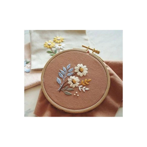 Robe brodée à la main en lin doux pour bébé fille Style décontracté pour le premier anniversaire des tout-petits OEM Made in Vietnam - Product Image 4