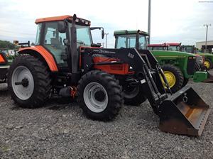 Tracteur à moteur diesel AGCO DT220A 220 CV 4x4 Équipement agricole Véhicule agricole durable avec des fonctionnalités avancées - Product Image 4