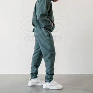 Ensemble de survêtements surdimensionnés pour hommes Tenue décontractée pour la salle de sport et l'extérieur Survêtement surdimensionné chaud pour hommes en hiver - Product Image 3