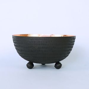 Elegante cuenco contemporáneo con patas de cobre para servir frutas y aperitivos en bodas, mesas de comedor, salas de estar o eventos - Product Image 3