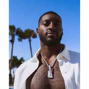 Pendentif Jésus en Or 14 carats, Métal Durable, Moissanite, Symbole Religieux Élégant - Product Image 4