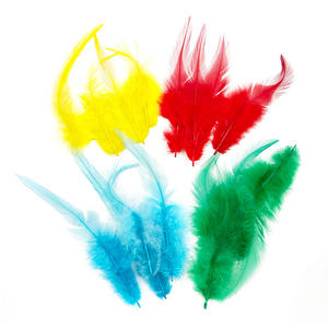 12 pièces de plumes de dinde teintes de 6 cm, longues plumes non toxiques PLOMA C502 pour l'artisanat - Product Image 3