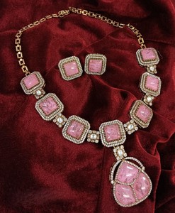 Ensemble de colliers Polki de créateur de luxe en plaqué or avec boucles d'oreilles Bijoux de mariée pour mariage et fête - Product Image 1