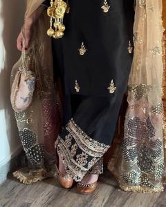 Heavy Designer Fancy Work New Pure Chinon Top y pantalón de seda con conjunto de traje Dupatta con Secuencia bordada pesada y trabajo de encaje - Product Image 5