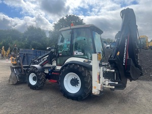 รถตักล้อยางไฮโดรมีค รุ่น HMK 102B Supra K4 ขับเคลื่อน 4 ล้อ เครื่องยนต์ดีเซลเพอร์กินส์  กำลังสูง 100 แรงม้า  ประสิทธิภาพสูง พร้อมเกียร์ ปั๊ม และมอเตอร์ - Product Image 4